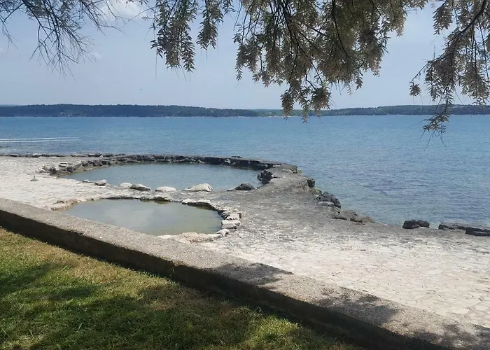 Luka Novigrad Istria